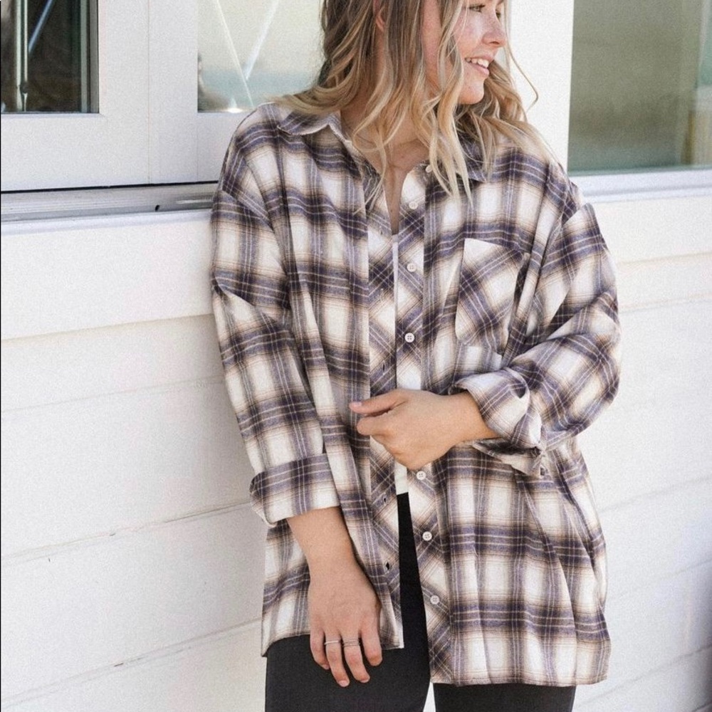 ***SOLD*** NWT - Carly Jean Los Angeles Bennett Flannel